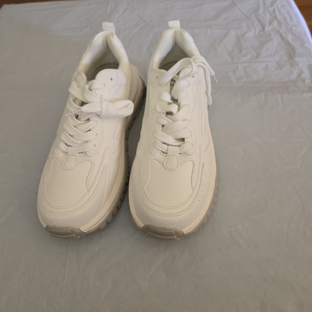 Blowfish Women's White Mailibu Leo Sneakers
